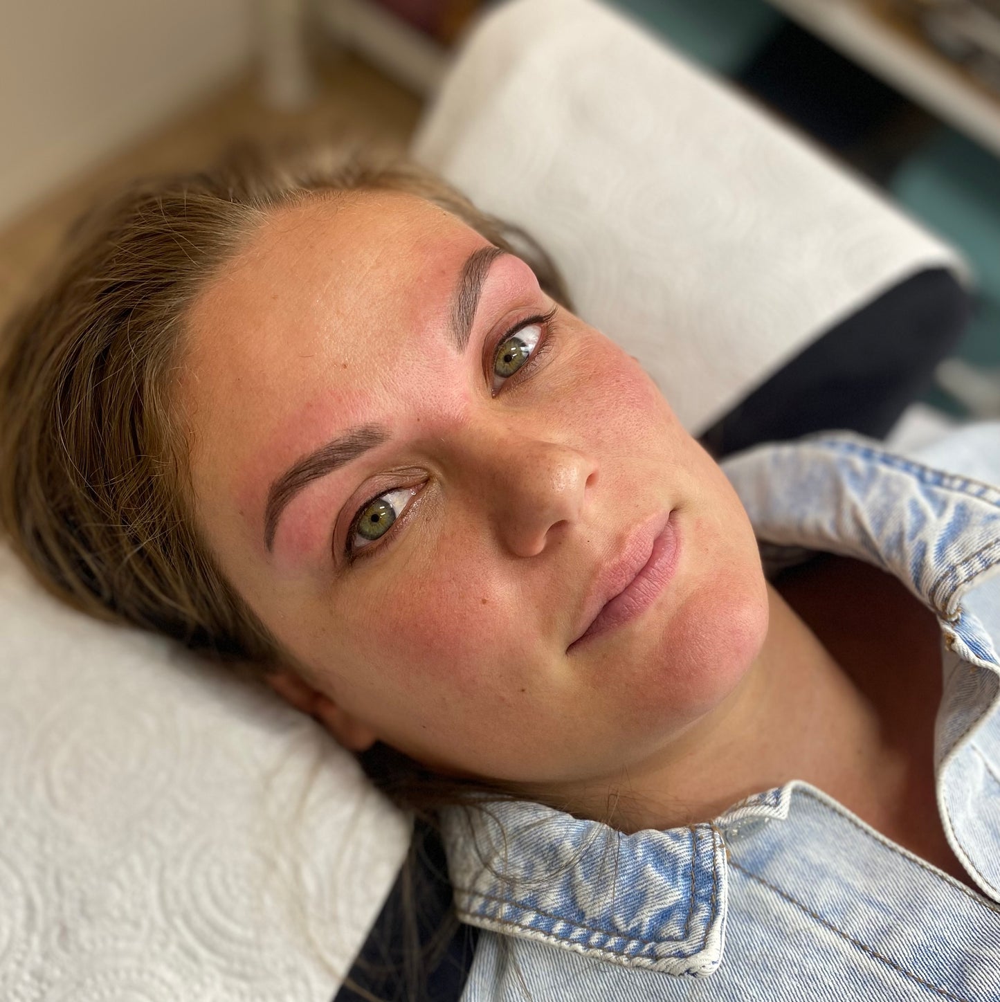 verf je wenkbrauwen en wimpers voor meer definitie 