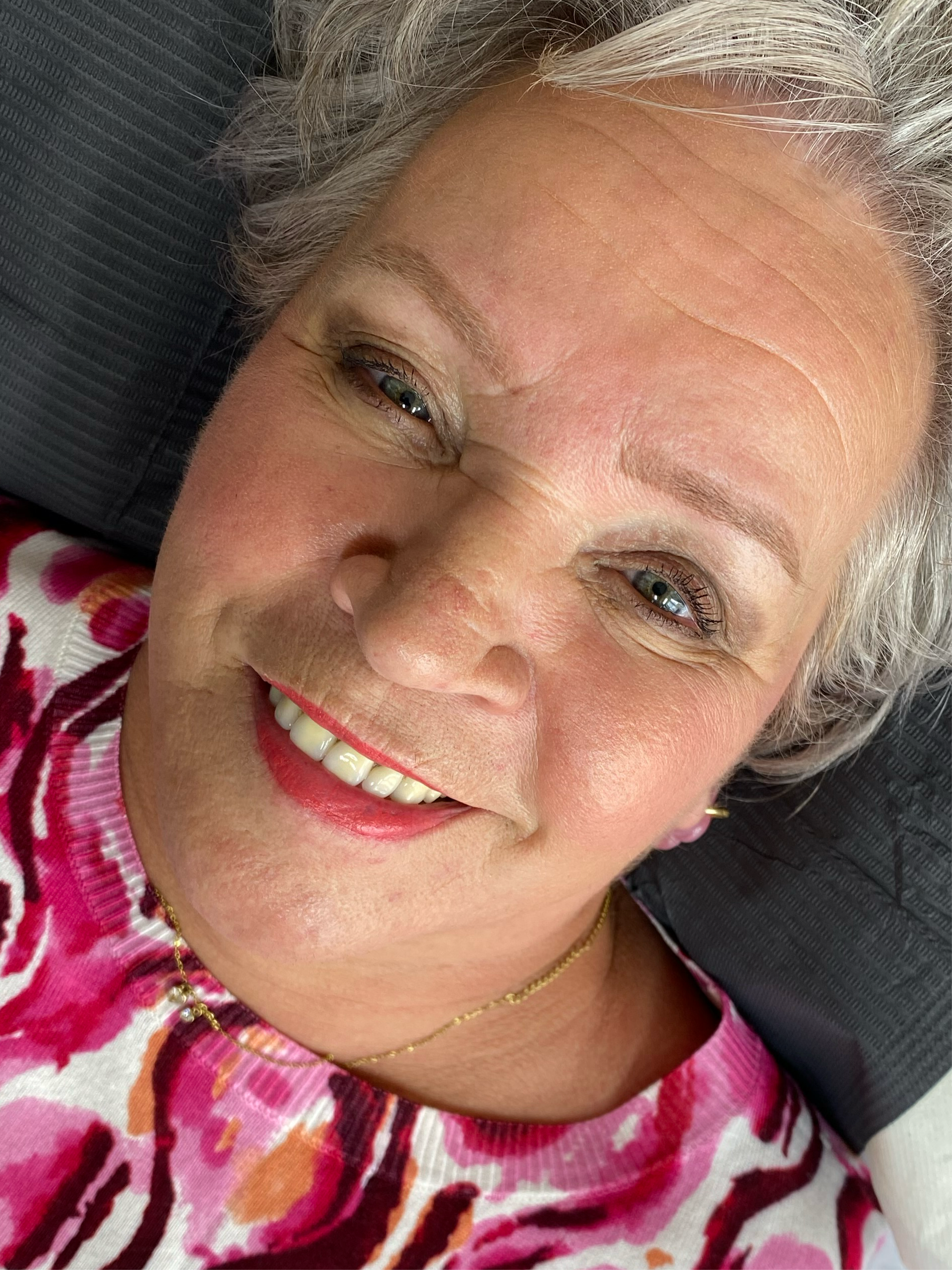 Permanente make-up voor wenkbrauwen met een natuurlijke uitstraling. Perfecte vorm en kleur, elke dag opnieuw.