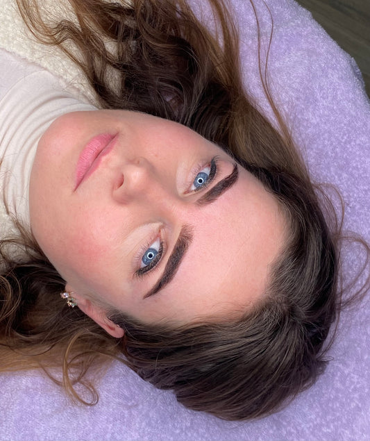 verf je wenkbrauwen en wimpers voor meer definitie 